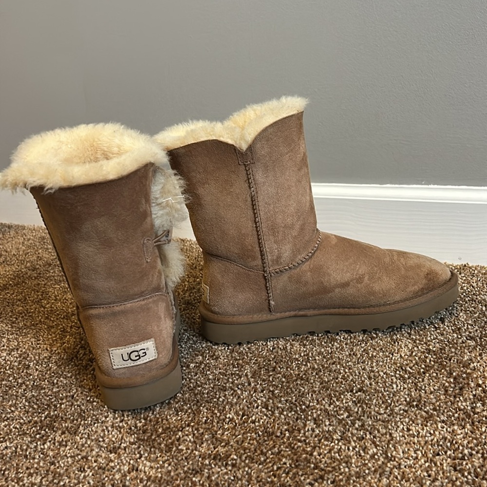 UGG Boots - Picture 2 of 6